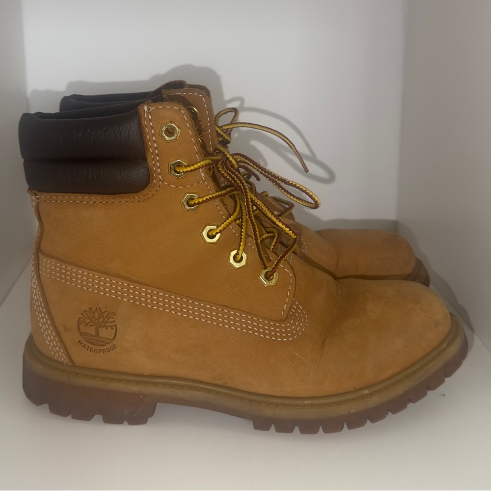 Women's Timberland Classic 6-Inch Premium Waterproof Boot Wheat Nubuck Size 6M